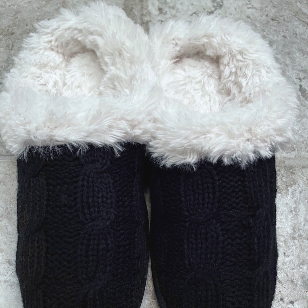 DEARFOAMS WOMAN’S CLAIR CHUNKY KNIT CLOGS - NWOT